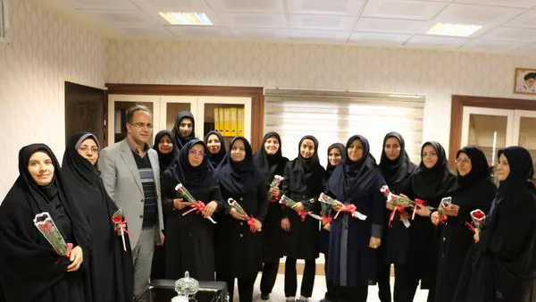 دیدار سرپرست دانشکده علوم پزشکی مراغه با جمعی از بانوان شاغل در دانشکده به مناسبت روز زن