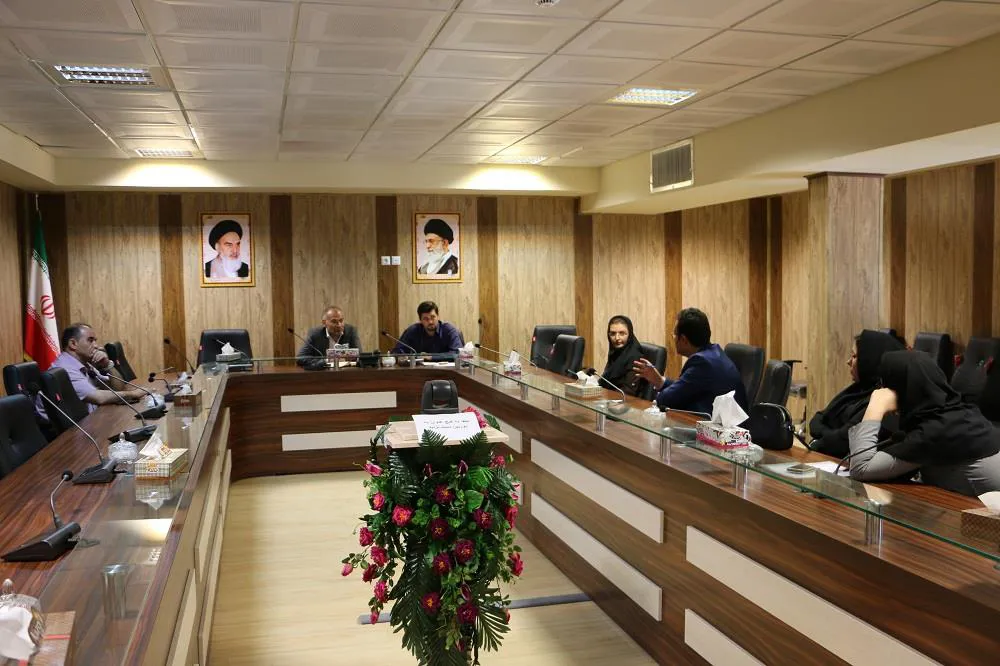   نشست "دانشگاه و صنعت" به میزبانی دانشکده علوم پزشکی مراغه و با حضور مدیران صنایع شهرستان مراغه برگزار شد