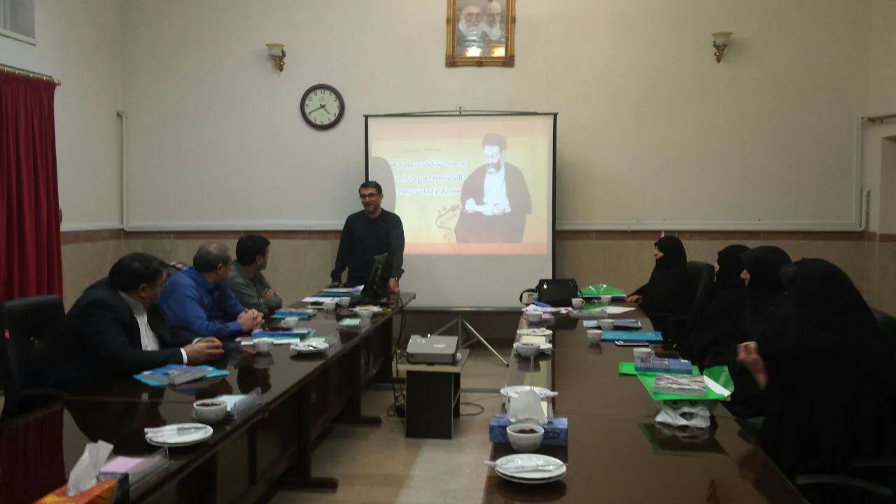 به همت کانون بسیج جامعه پزشکی مراغه نشست سر حلقه های صالحین دانشکده برگزار شد