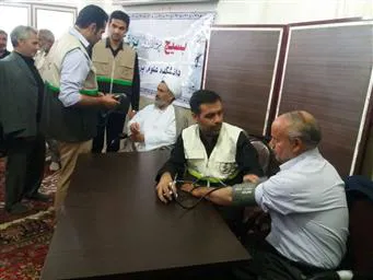 همزمان با سومین شب قدر/بسیج جامعه پزشکی مراغه ایستگاه سلامت برپا کرد