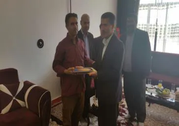 به مناسبت سالروز بازگشت آزادگان به میهن/رئیس دانشکده با خانواده سه تن از آزادگان شاغل در دانشکده دیدار کرد