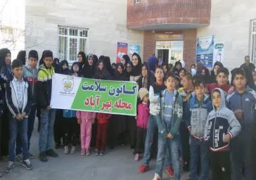 کانون های سلامت محلات مراغه برنامه پیاده روی خانوادگی برگزار کردند