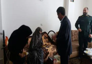 اعضاء هیات رئیسه دانشکده با خانواده معظم شهداء دیدار کردند