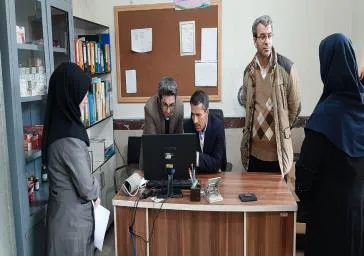 رئیس دانشکده ضمن بررسی وضعیت کاری بر لزوم ارتقاء هرچه بیشتر سطح خدمات تاکید کرد