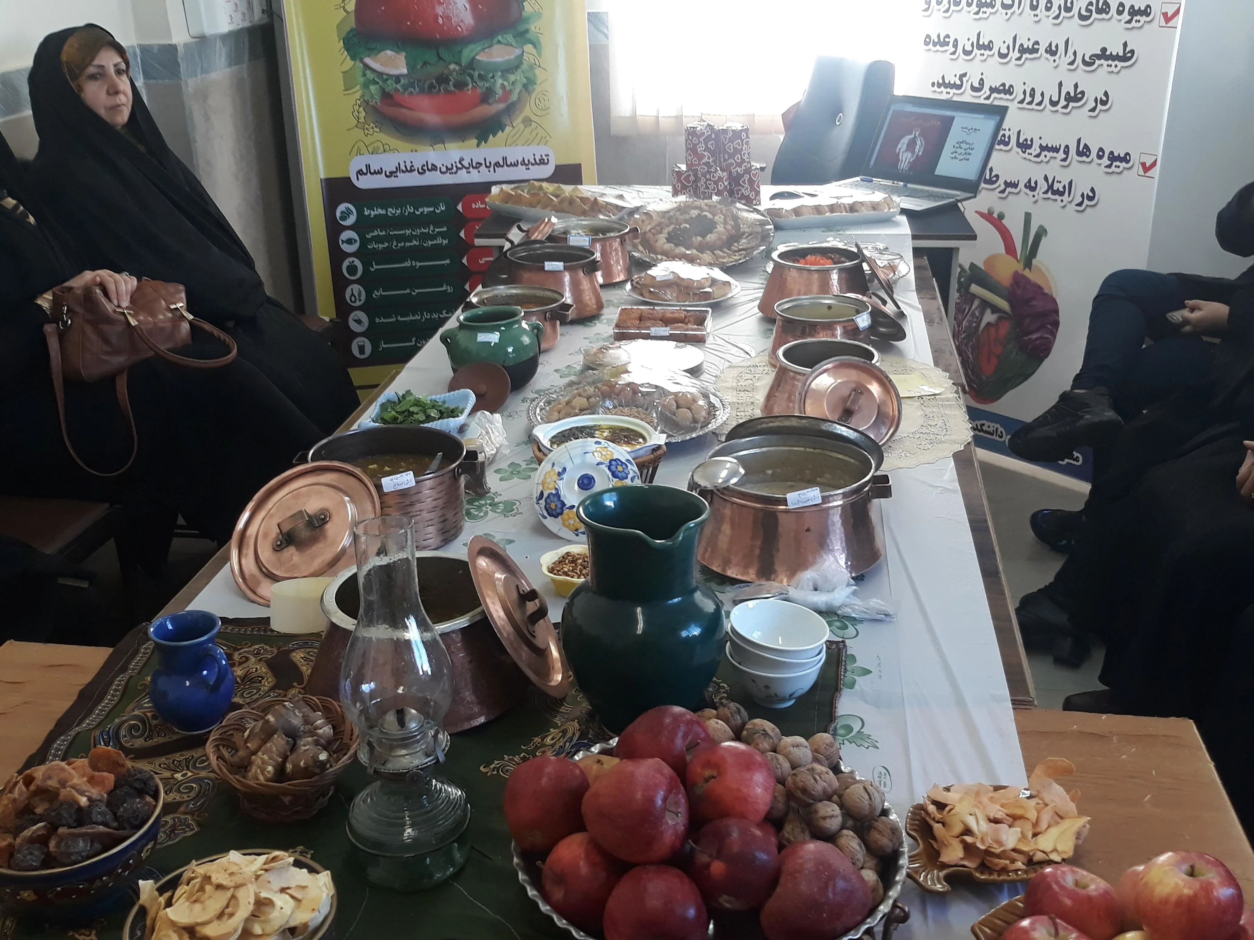 جشنواره ترویج غذای سالم در مرکز بهداشت داش آتان برگزار گردید 