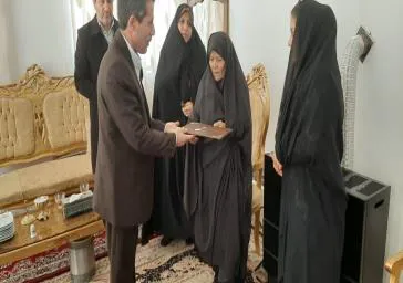 دیدار با خانواده معظم شهداء زنده نگه داشتن آرمان های انقلاب است
