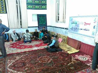 به مناسب شب های قدر/ بسیج جامعه پزشکی و بسیج دانشجویی دانشکده ایستگاه سلامت برپا کرد