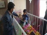 رئیس دانشکده از کودکان بستری در بیمارستان سیناعیادت و دلجویی کرد